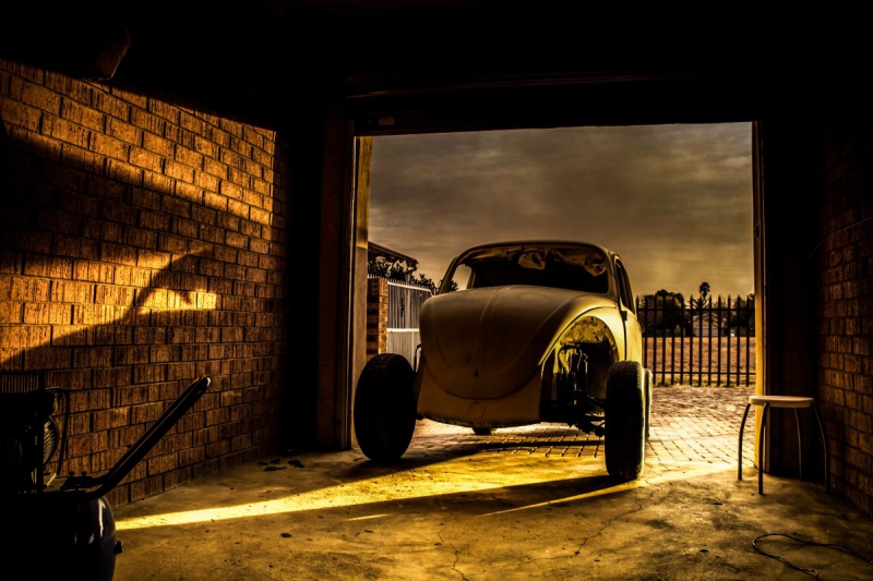 carrosserie-LA MOTTE-min_car_garage_volkswagen_sunset_vw_beetle-81658